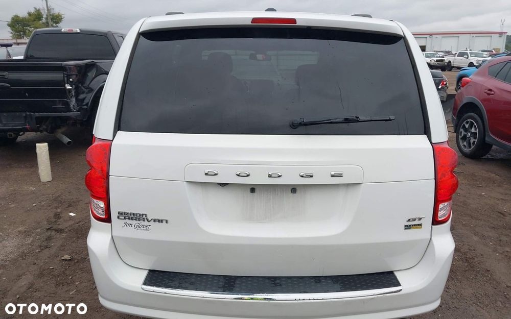 Dodge Grand Caravan - 4