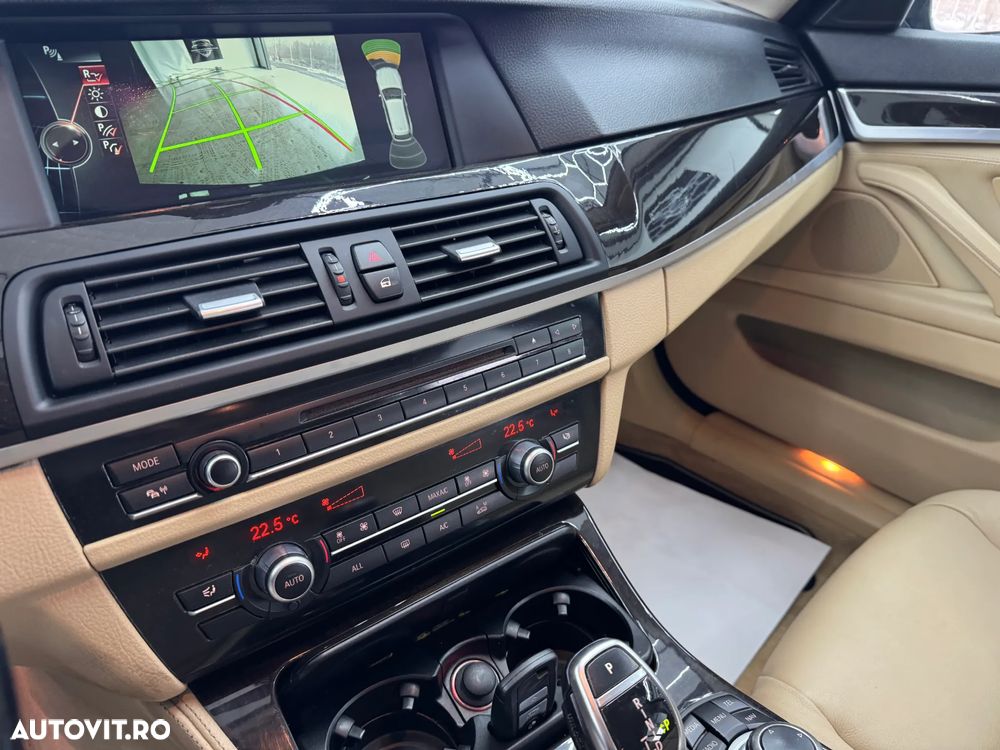 BMW Seria 5 530d xDrive - 13