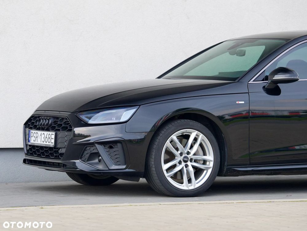 Audi A4 Limousine - 12