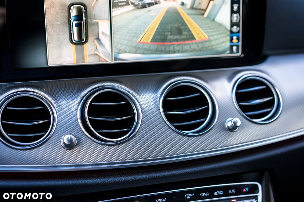 Mercedes-Benz Klasa E 220 d 4-Matic 9G-TRONIC - 20