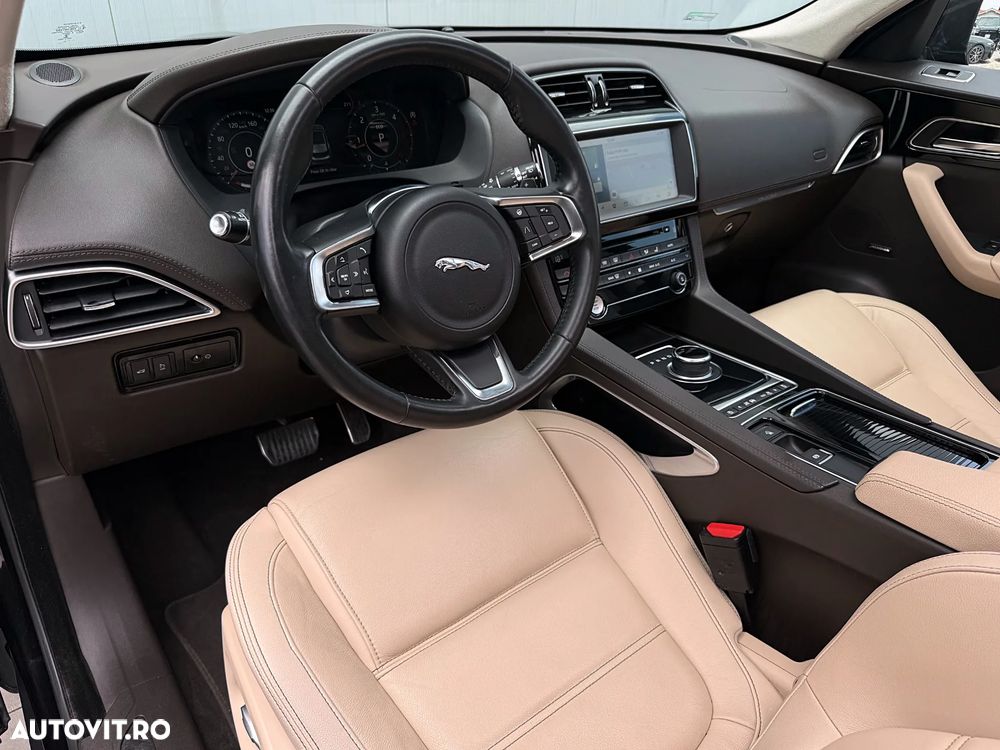 Jaguar F-Pace 20d AWD Portfolio - 21
