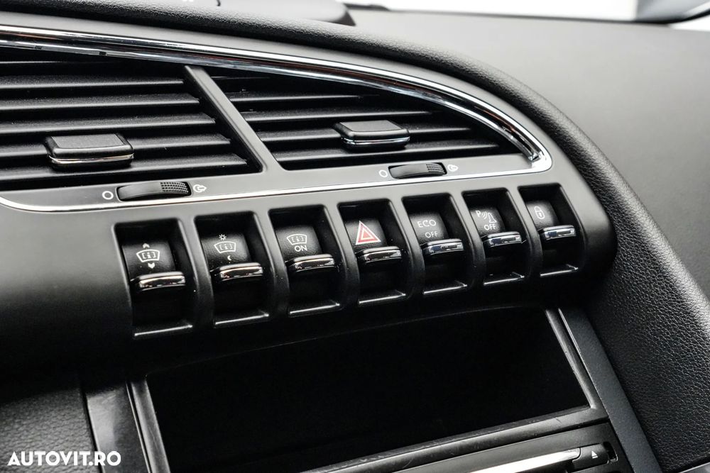 Peugeot 3008 HYbrid4 2.0 HDI FAP ETG + Electric - 21