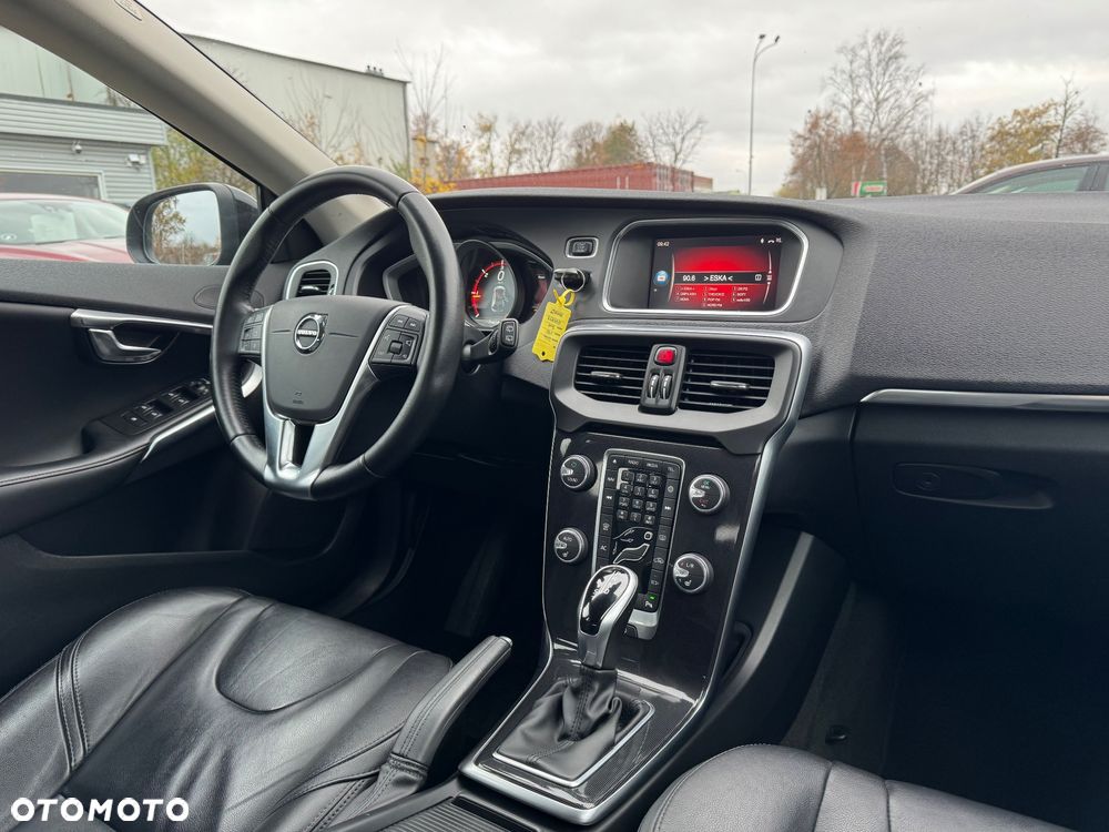 Volvo V40 D3 Geartronic Momentum - 33