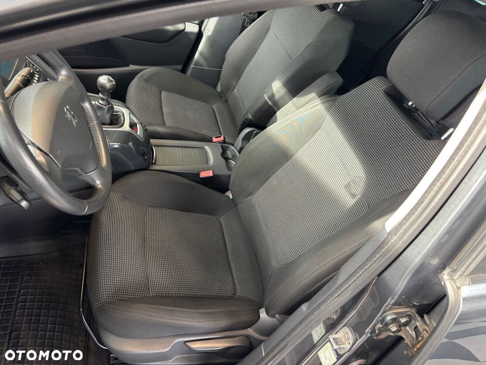 Peugeot 5008 - 9