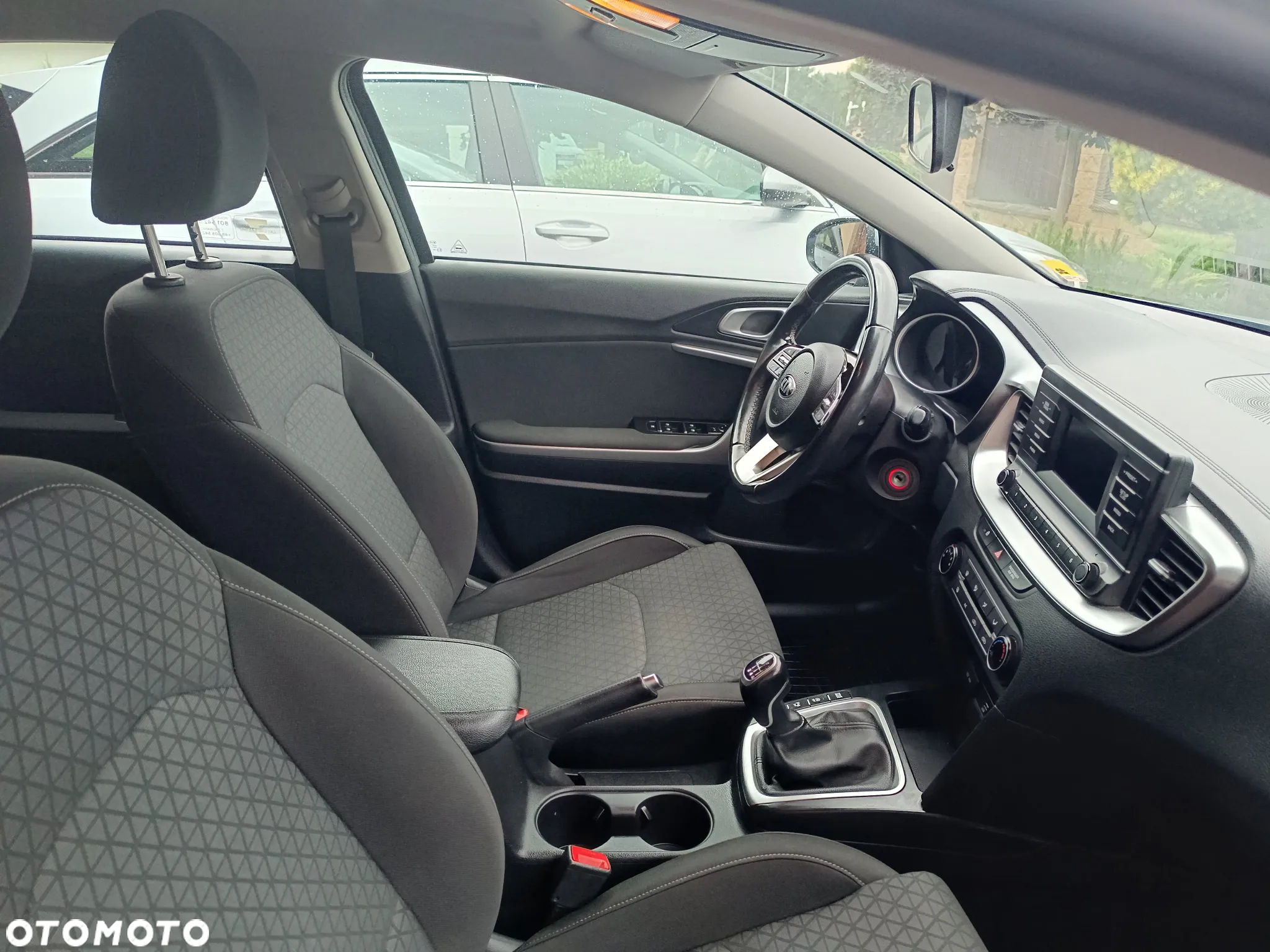 Kia Ceed 1.6 CRDi mHEV M - 7