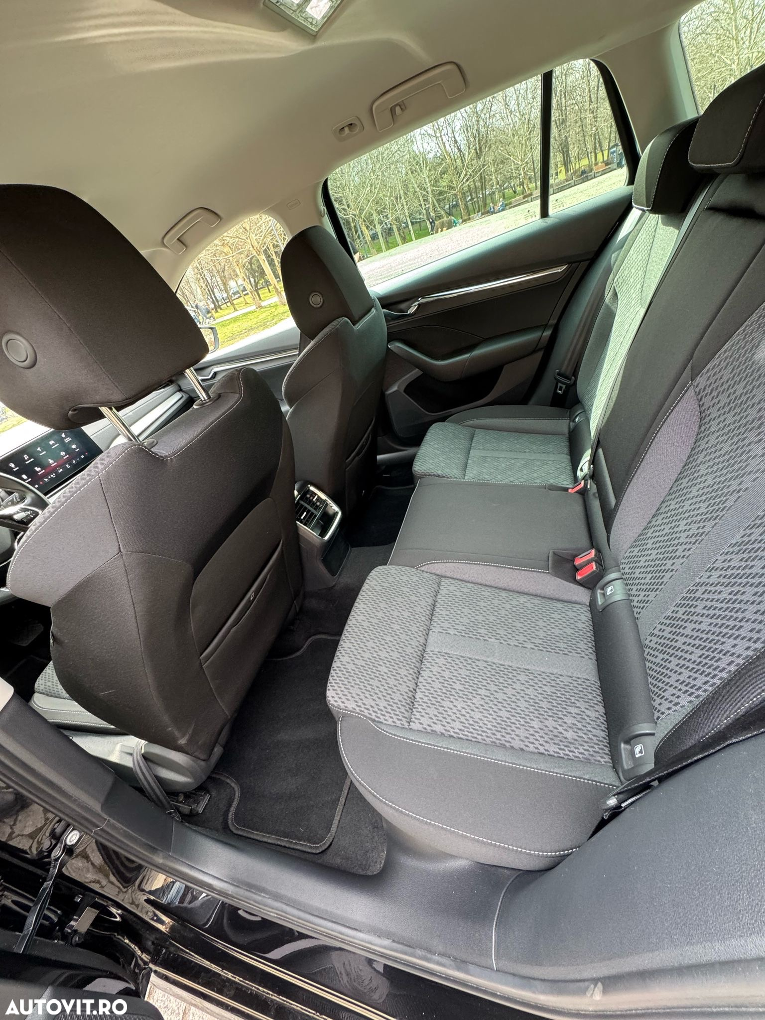 Skoda Octavia 2.0 TDI DSG Ambition - 6