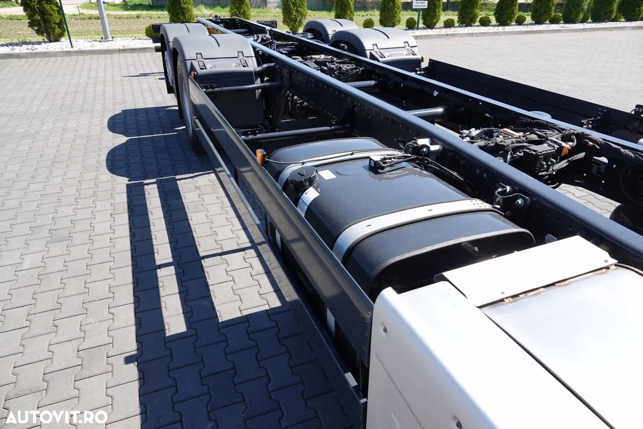 MAN TGX 26.520 / 6x2 / ȘASIU L 9.1M / PUNȚĂ RIDICATĂ / DIRECȚIE / PENTRU CONSTRUCȚII / NOU-NOUȚ - 15