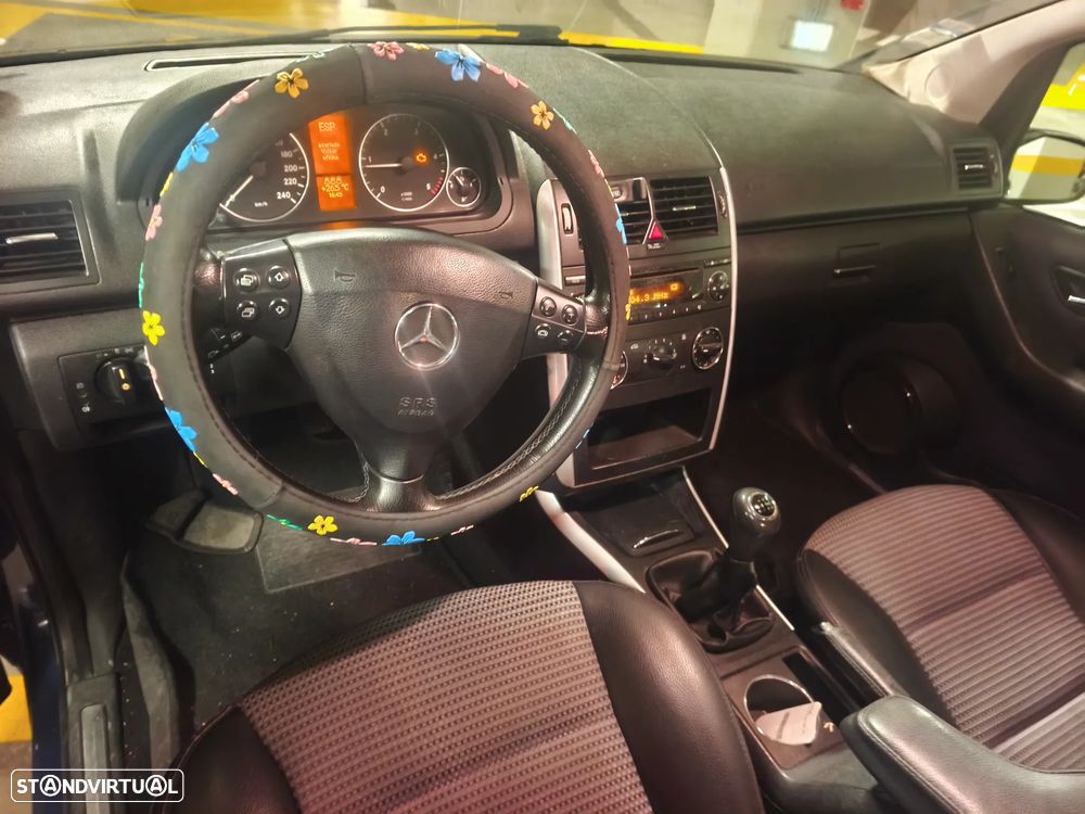 Mercedes-Benz A 180 - 23