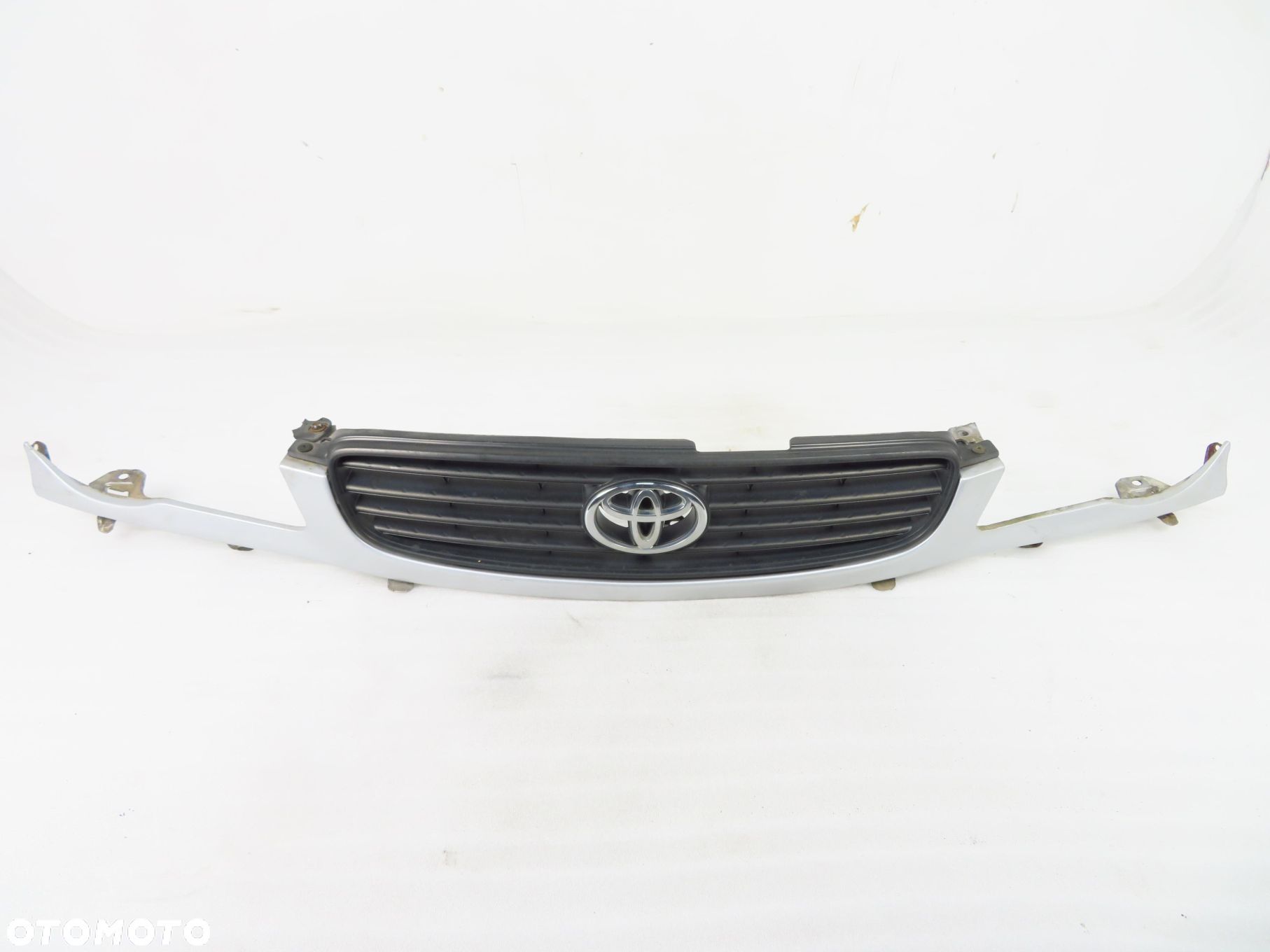 ATRAPA NOSEK GRILL TOYOTA COROLLA VIII E11 199 - 1
