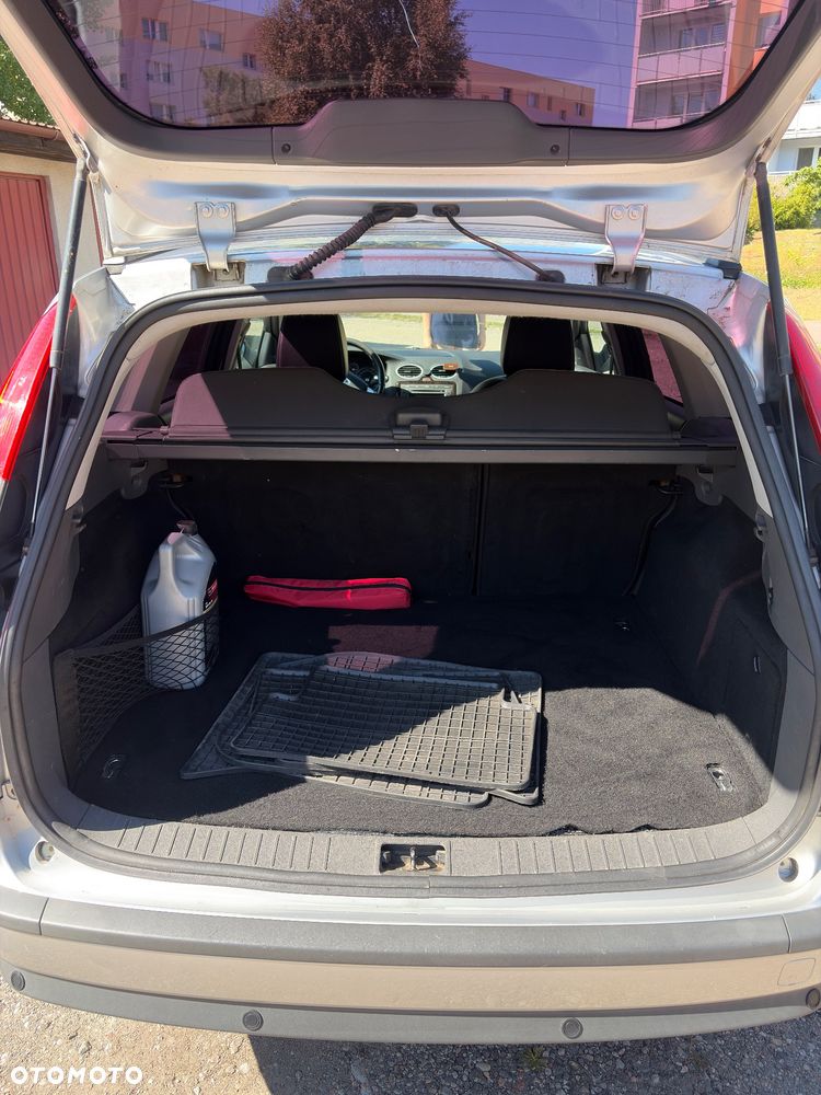 Ford Focus 1.8 Ghia - 6