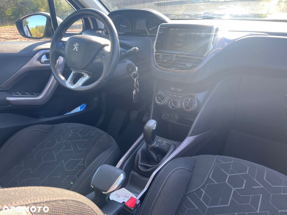 Peugeot 2008 1.6 e-HDi Allure S&S - 12