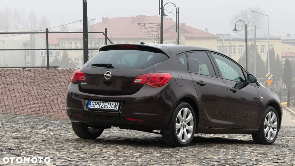 Opel Astra 1.4 Turbo - 26