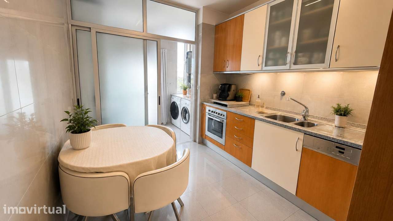 Apartamento T2 | Varanda | Lugar de Garagem | Arrumos - Grande imagem: 5/13