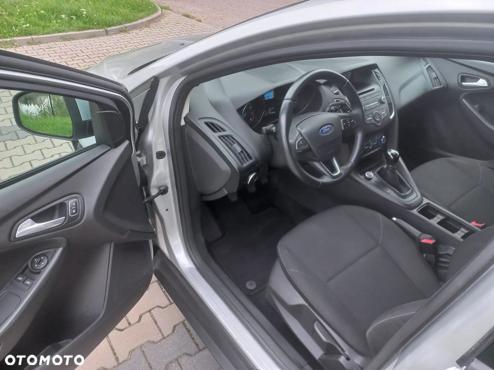 Ford Focus 1.6 TI-VCT Ambiente - 5
