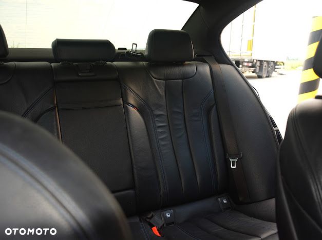BMW Seria 5 520d xDrive M Sport sport - 26