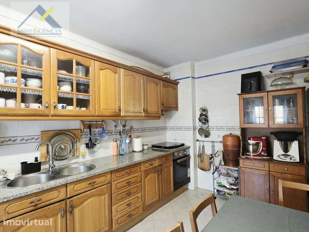 Apartamento T3 com terraço e garagem no Bairro Dias em Setúbal - Grande imagem: 2/38