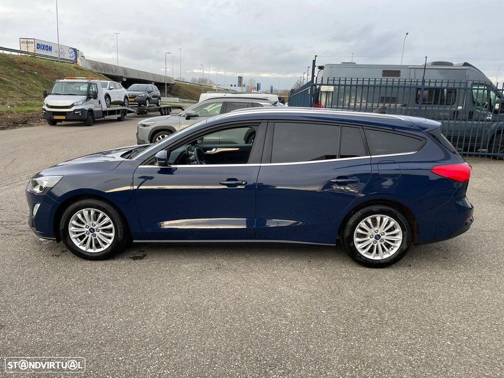 Ford Focus 1.0 EcoBoost S&S TITANIUM X - 3