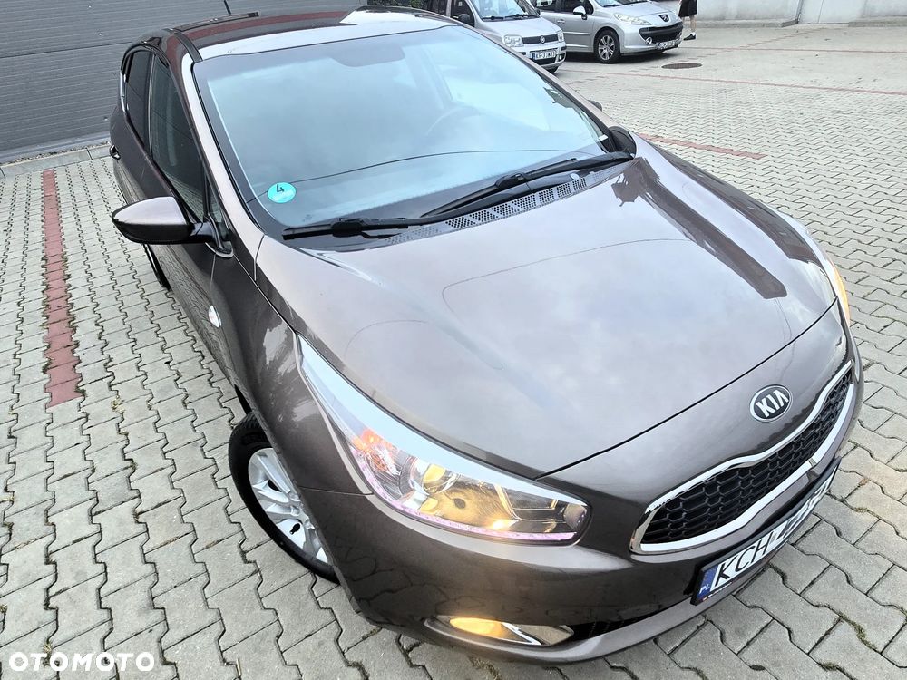 Kia Ceed 1.4 CVVT Spirit - 10