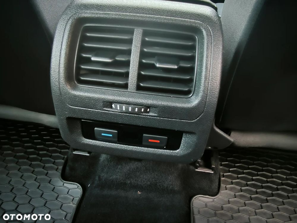 Volkswagen Touran 1.6 TDI BMT SCR Comfortline - 21