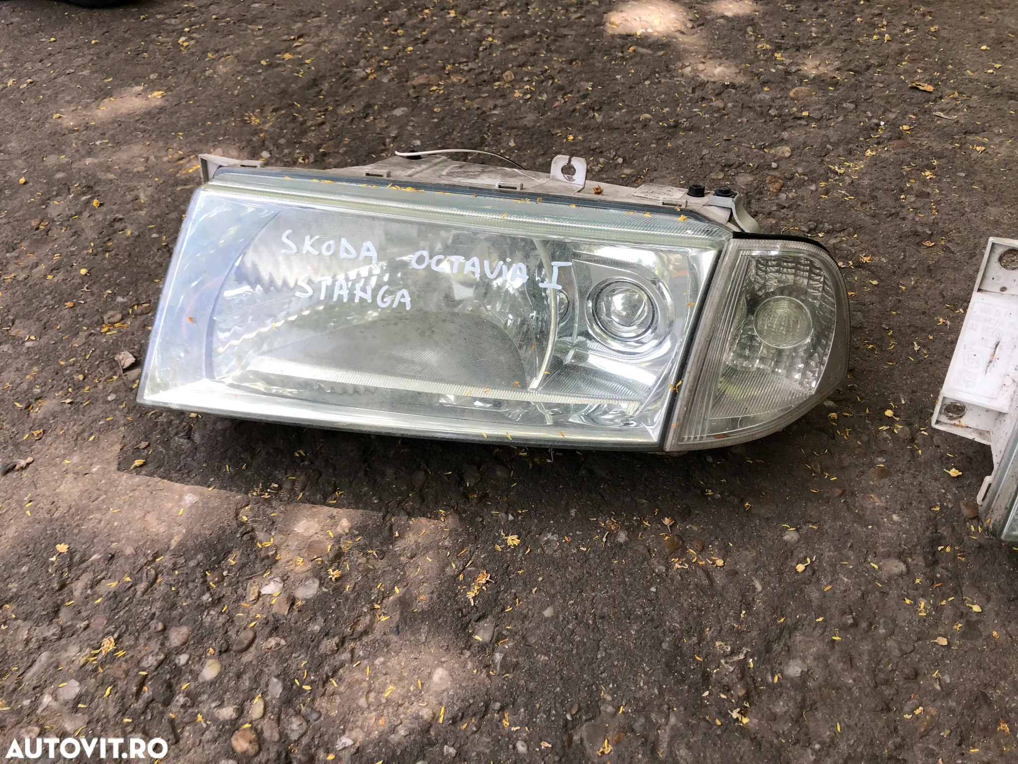 Far stanga/Far dreapta Skoda Octavia 1 halogen - 9
