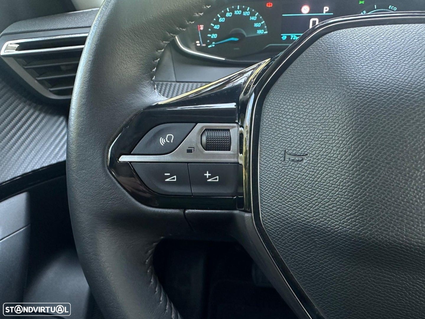 Peugeot e-2008 50 kWh Active Pack - 31