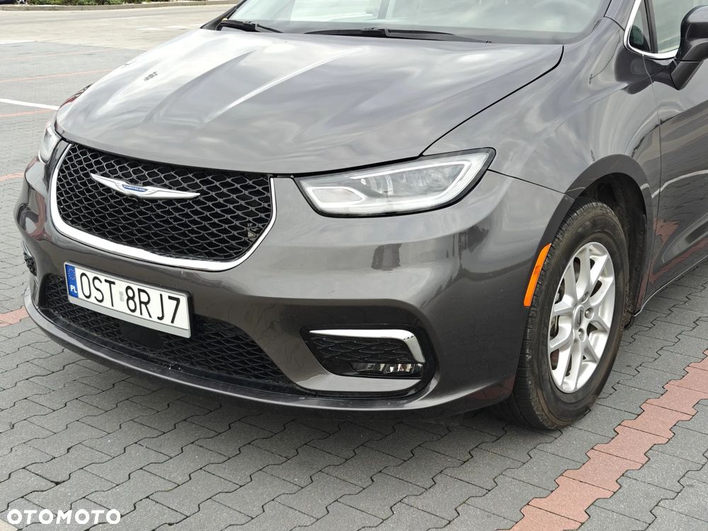 Chrysler Pacifica - 4