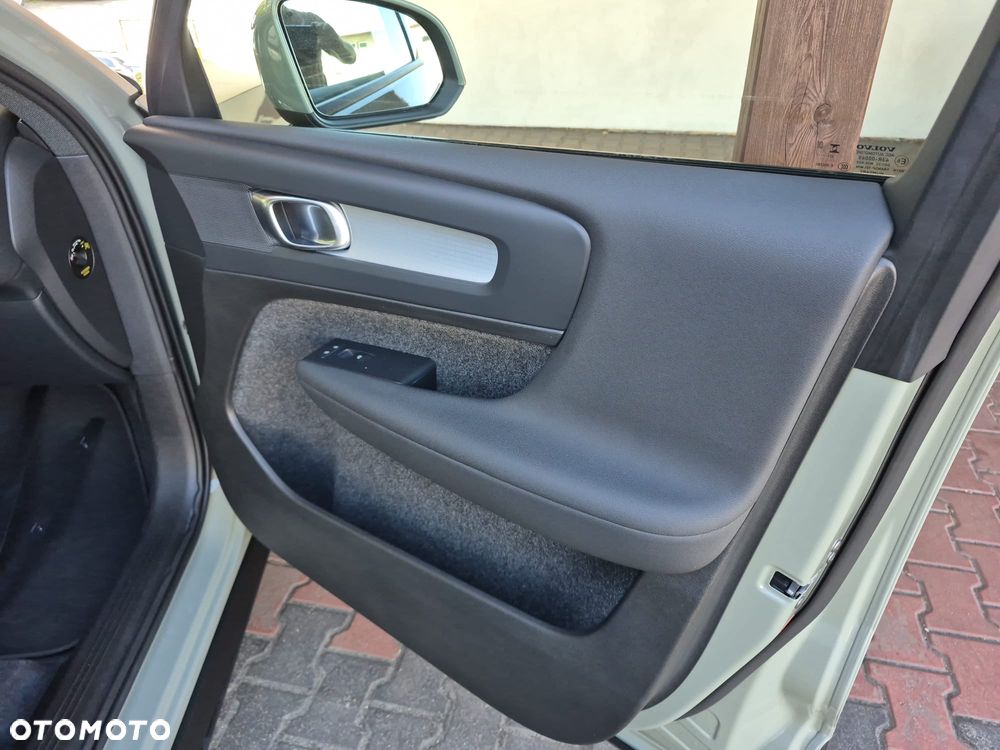 Volvo XC 40 - 30