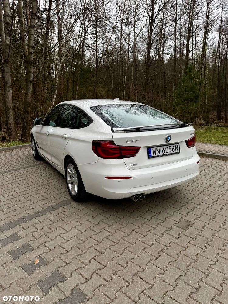 BMW 3GT 320i GPF xDrive Advantage - 10