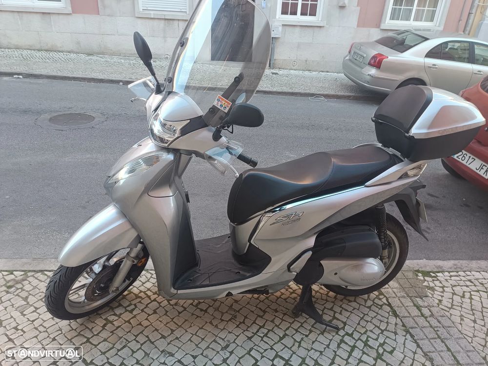 Honda SH 300i - 7