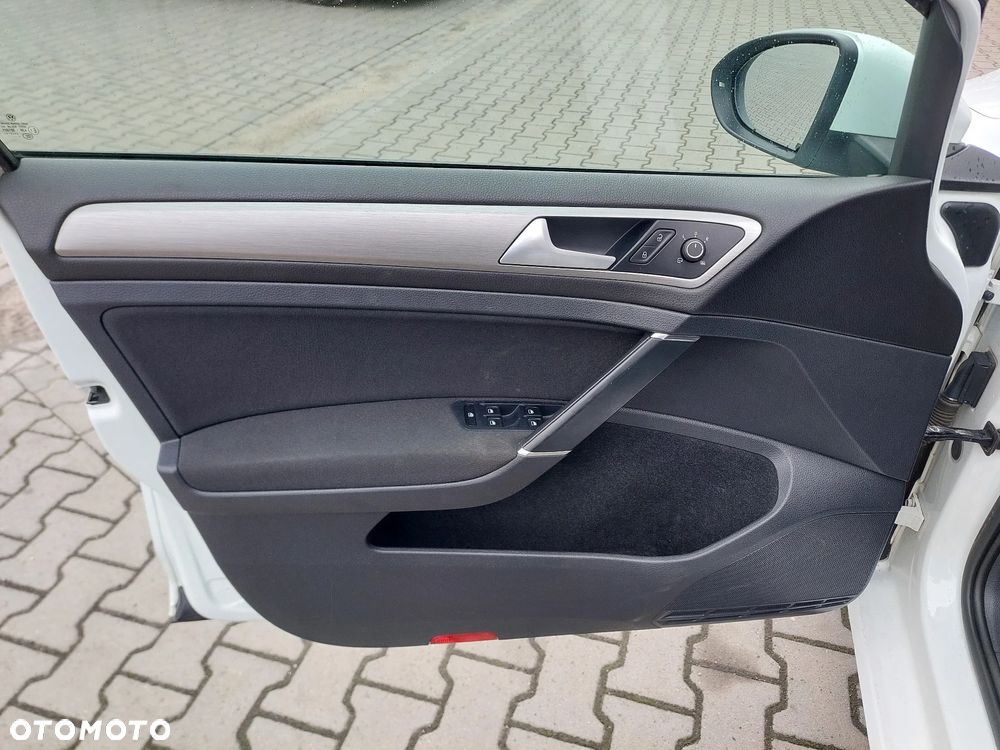 Volkswagen Golf - 15