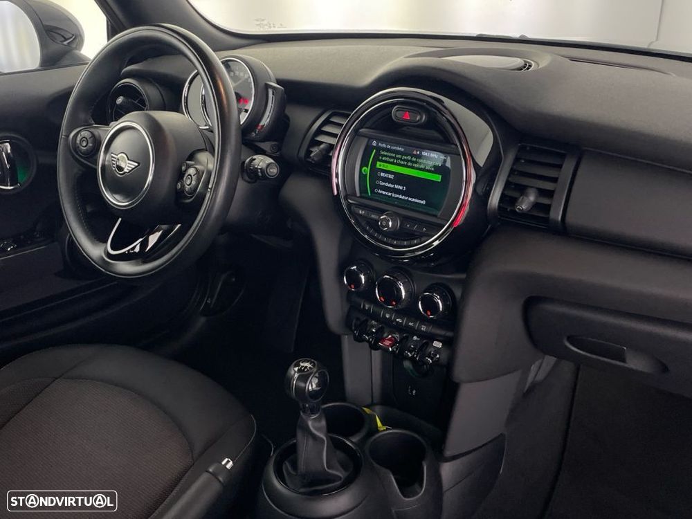 MINI 3 Portas One D - 21