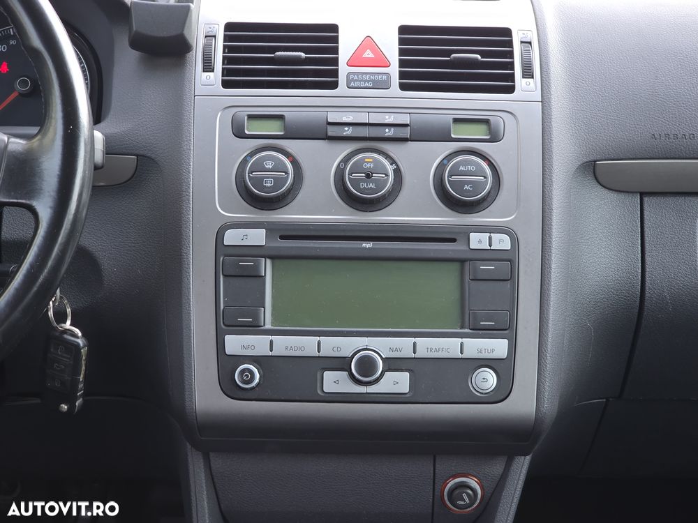 Volkswagen Touran 2.0 TDI DPF Comfortline - 8