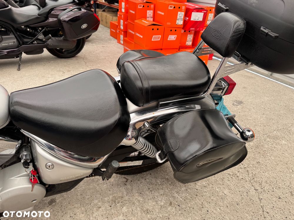 Suzuki Intruder - 15
