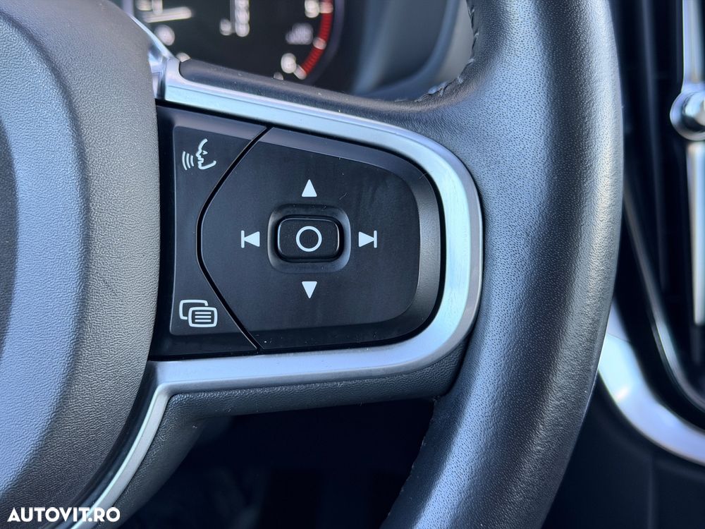 Volvo V60 D3 Geartronic Momentum - 32