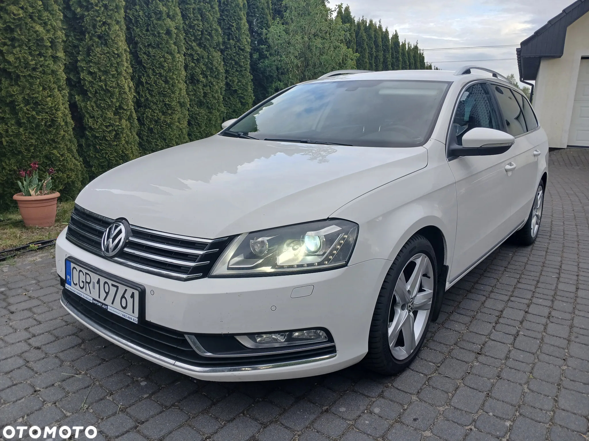 Volkswagen Passat Variant 2.0 TDI DSG BlueMotion Technology Highline - 18