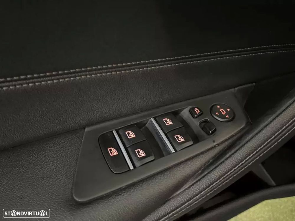 BMW 520 d Pack Desportivo M Auto - 45