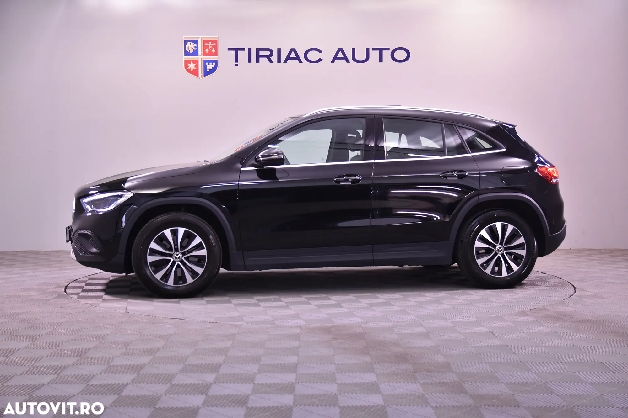 Mercedes-Benz GLA 250 4Matic 8G-DCT - 2