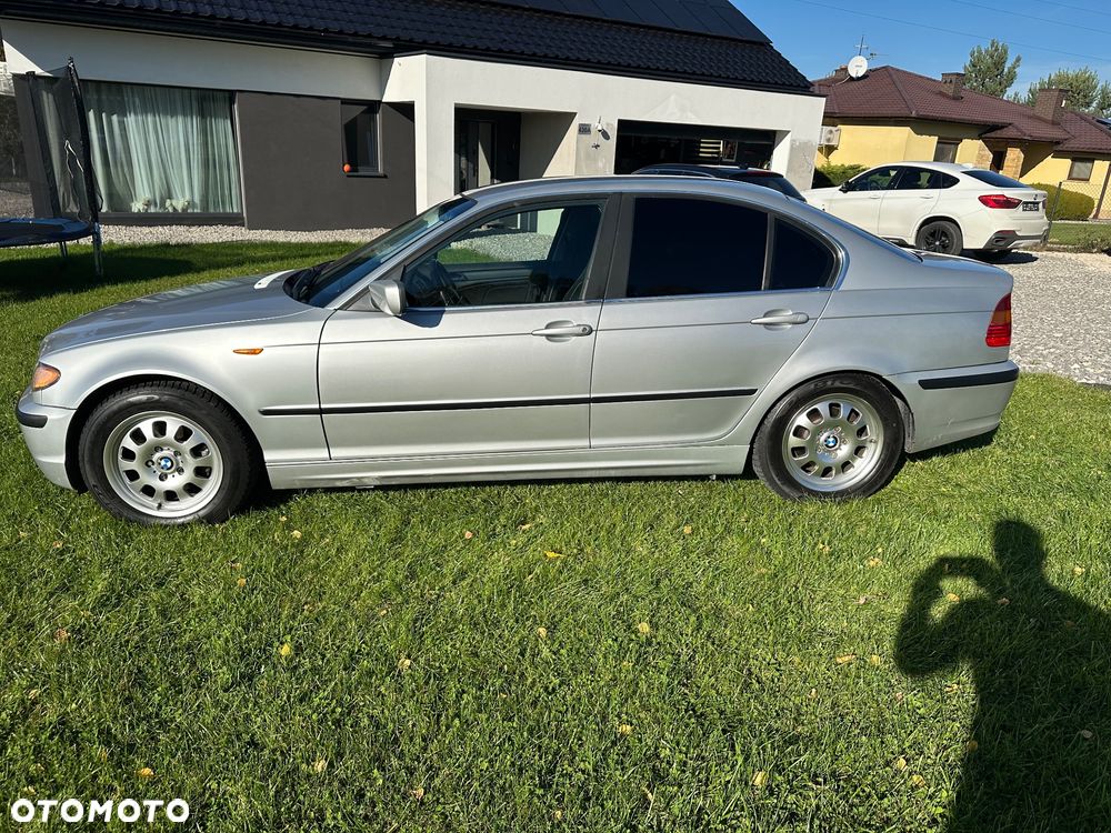 BMW Seria 3 320i - 5