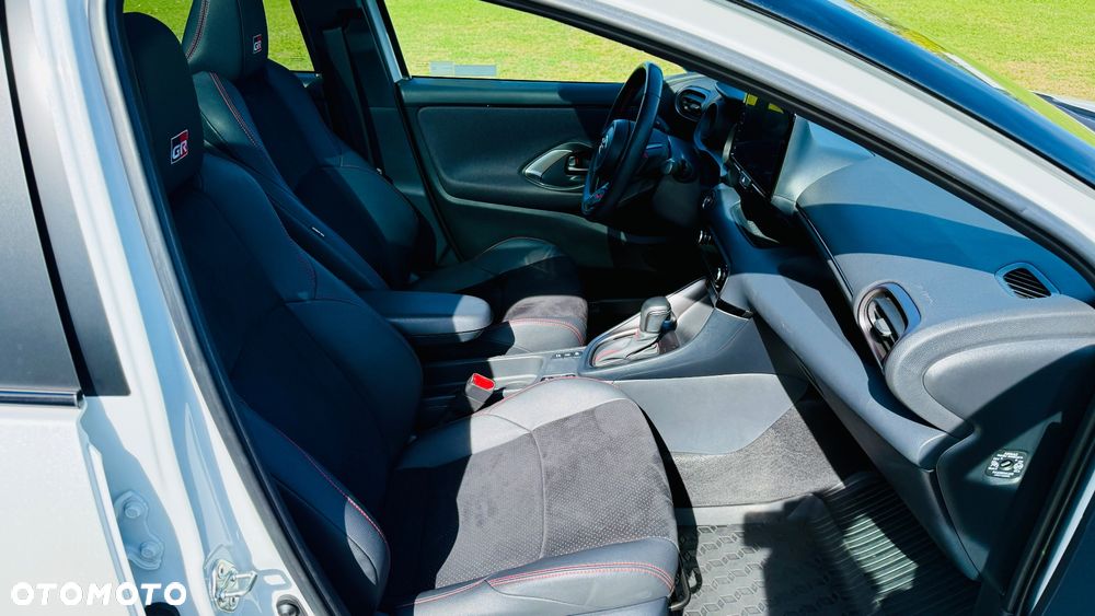 Toyota Yaris - 22