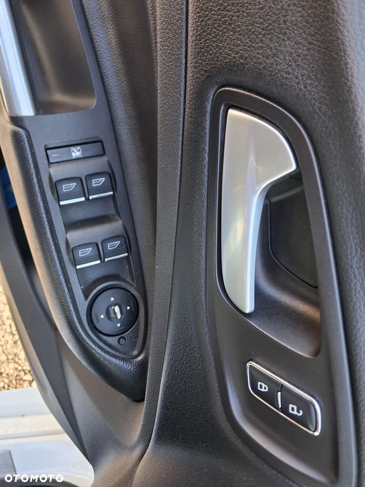 Ford Kuga 1.6 EcoBoost 2x4 Titanium - 19