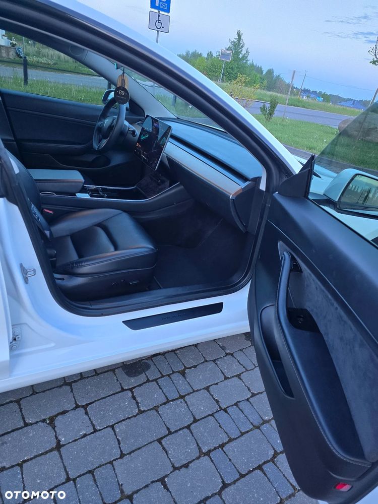 Tesla Model 3 Standard Reichweite Plus Hinterradantrieb - 13