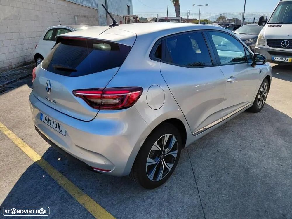 Renault Clio - 8