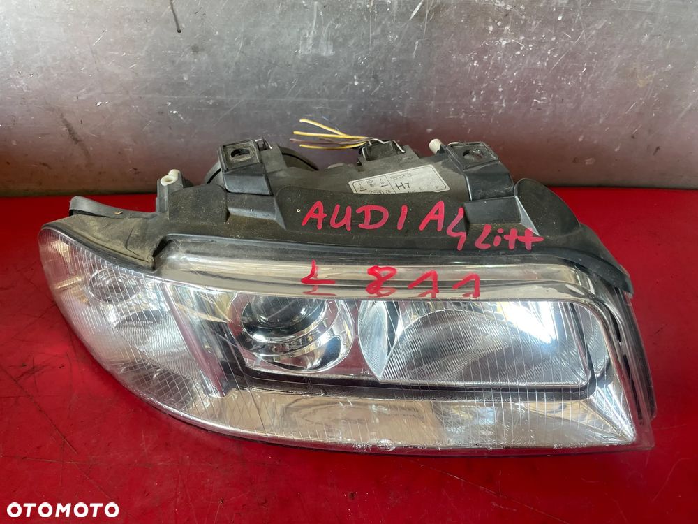 LAMPA PRZEDNIA PRZÓD PRAWA AUDI A4 LIFT - 1