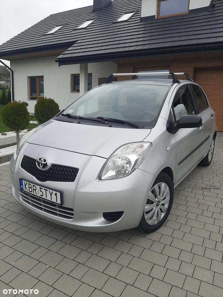 Toyota Yaris 1.3 Luna - 1