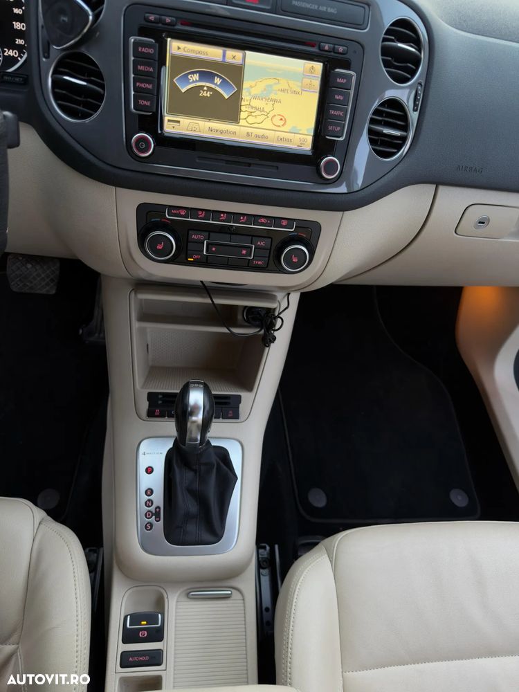 Volkswagen Tiguan 2.0 TDI DPF 4Motion BlueMotion Technology DSG Exclusive - 17