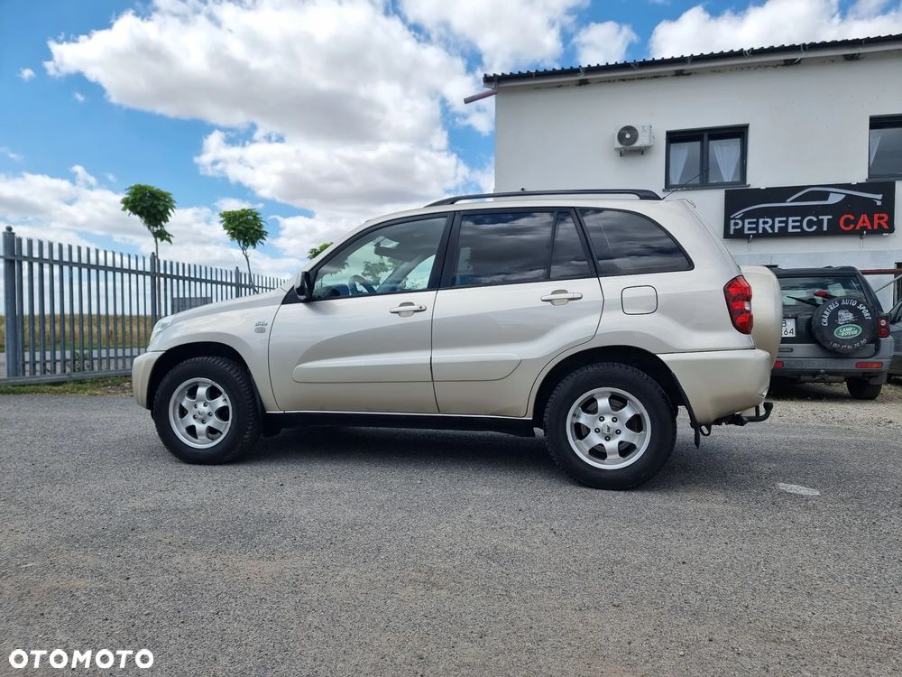 Toyota RAV4 D-4D 4x4 Sol - 22
