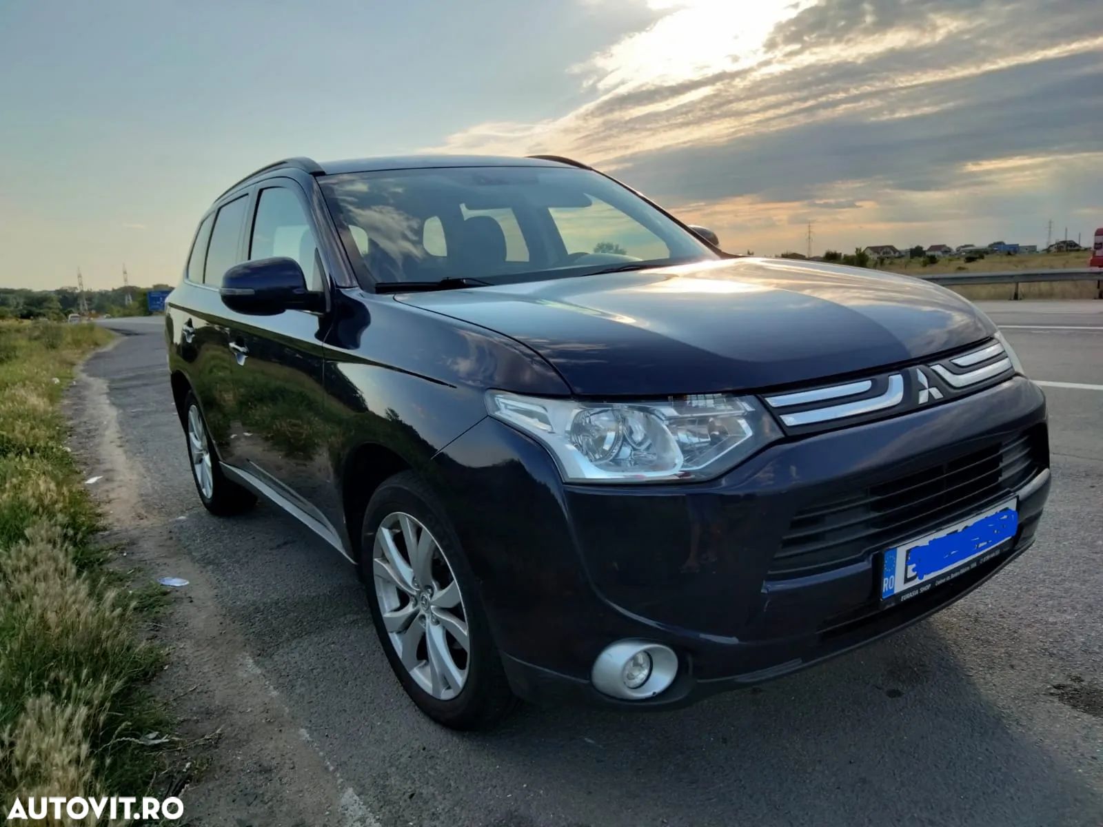Mitsubishi Outlander 2.2 DI-D AWD A/T Instyle S62 - 1