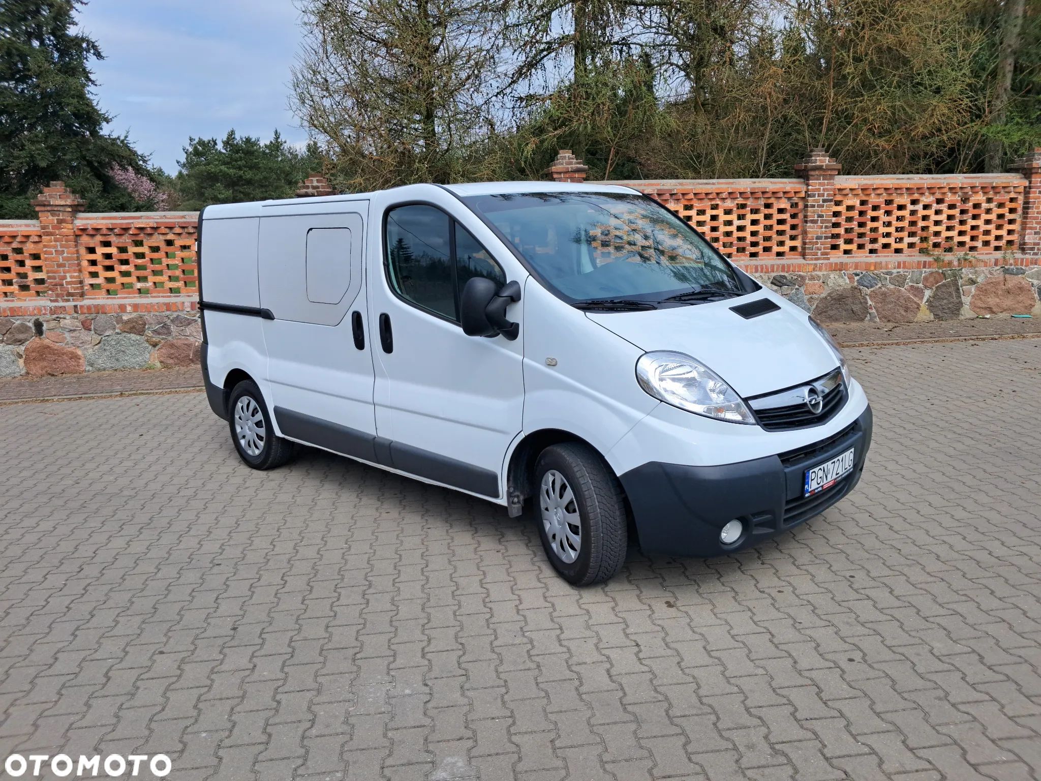 Opel Vivaro - 1