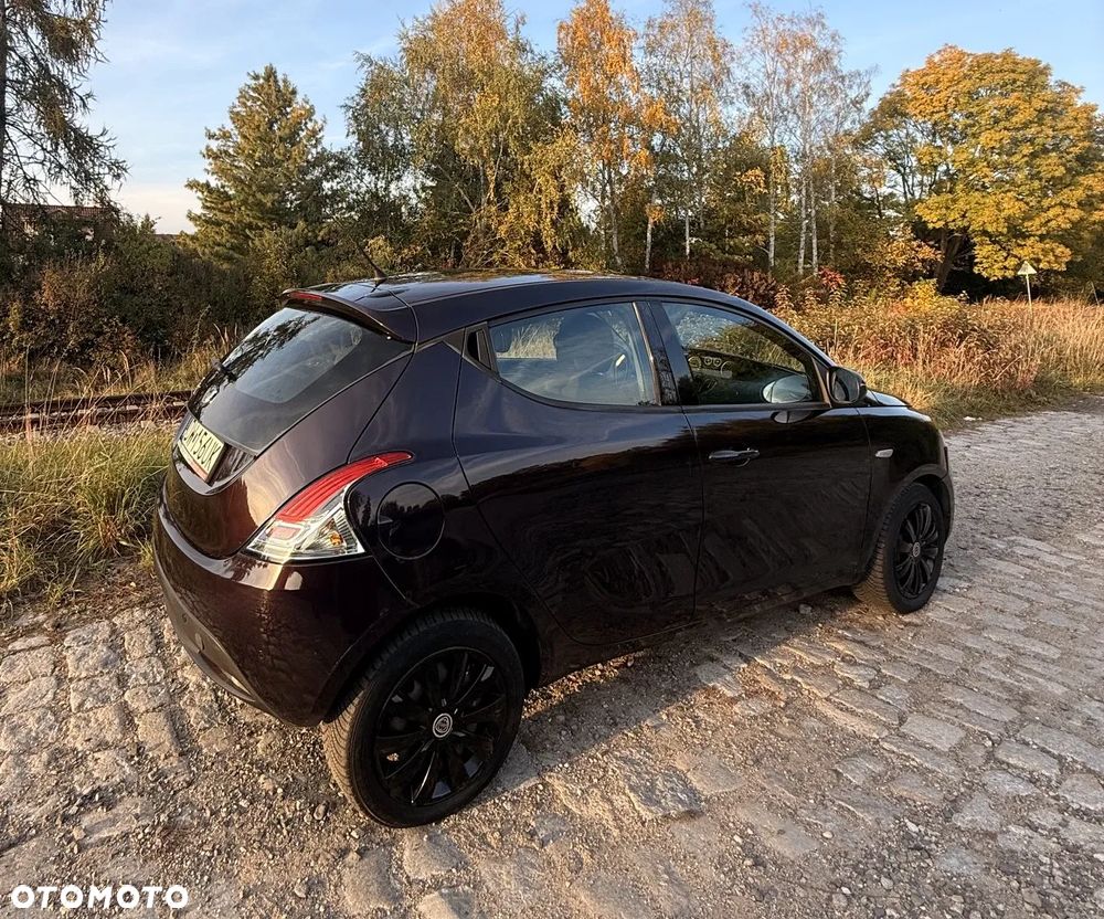 Lancia Ypsilon 1.2 8V Elefantino S&S - 6