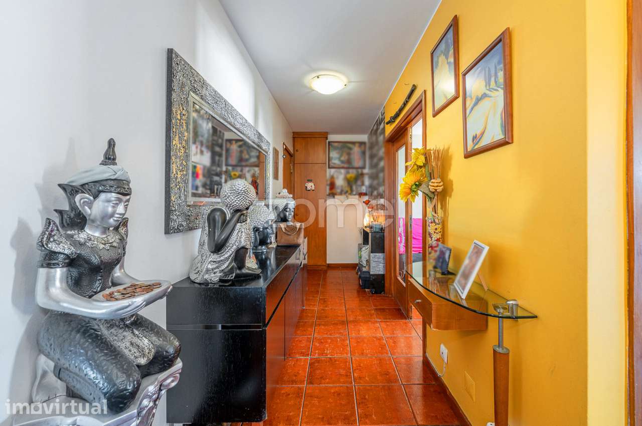 Apartamento T2 com Garagem e Elevador em Baguim do Monte - Grande imagem: 5/44